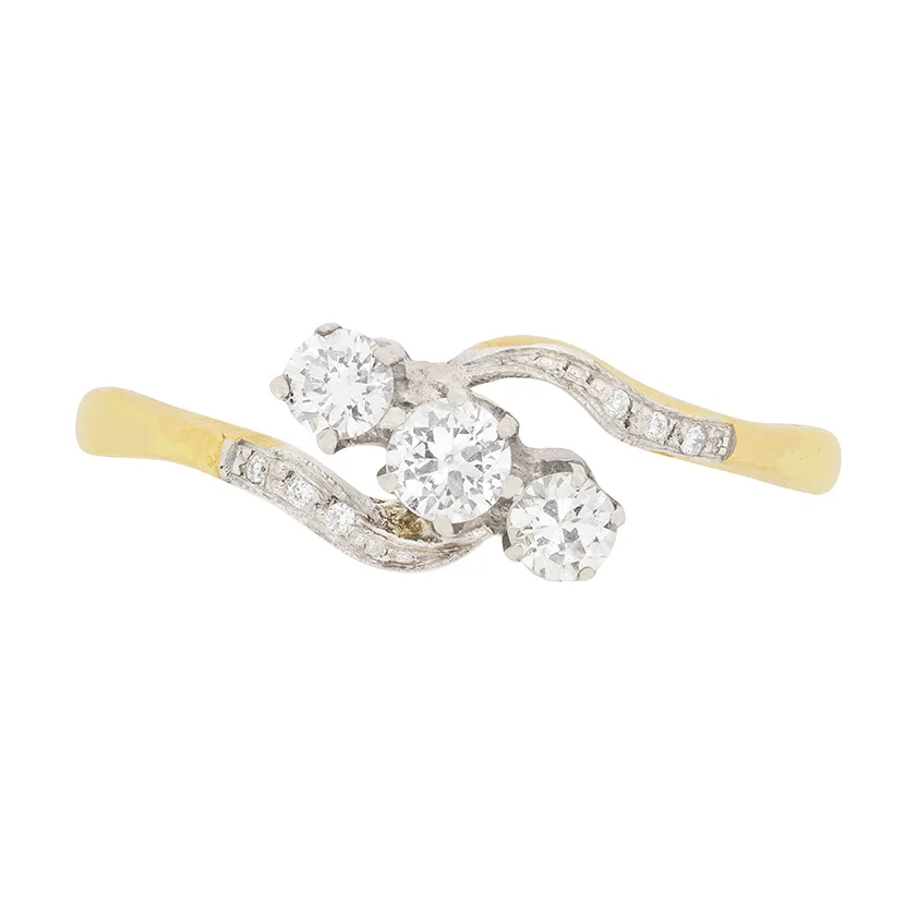 Late Deco Diamond Three Stone Twist Ring, c.1940s