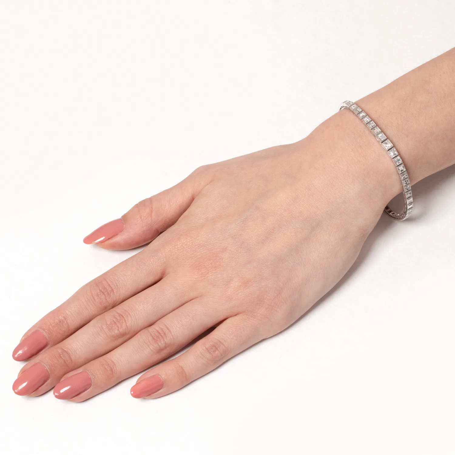 B225 HAND