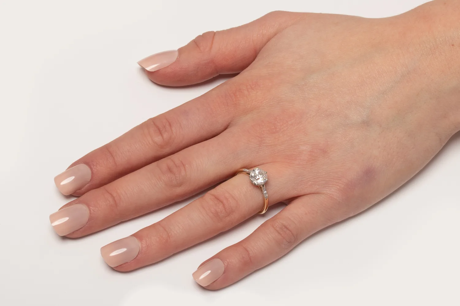 S3583.-HAND