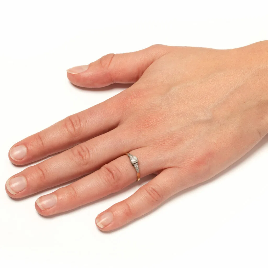 S2982 HAND