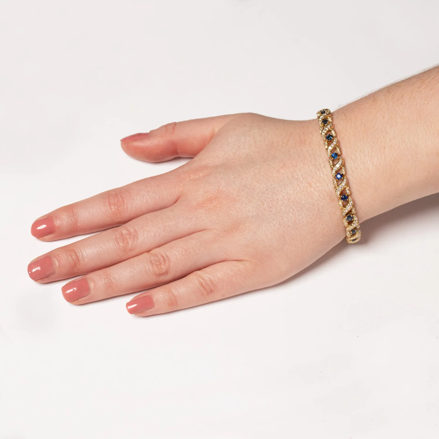 B587 WRIST