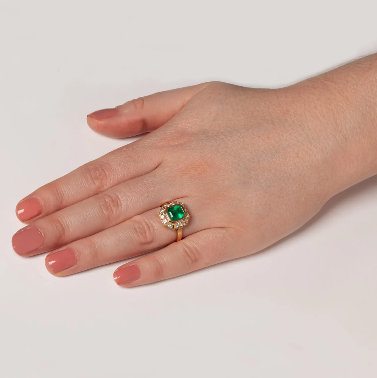 S5469 HAND