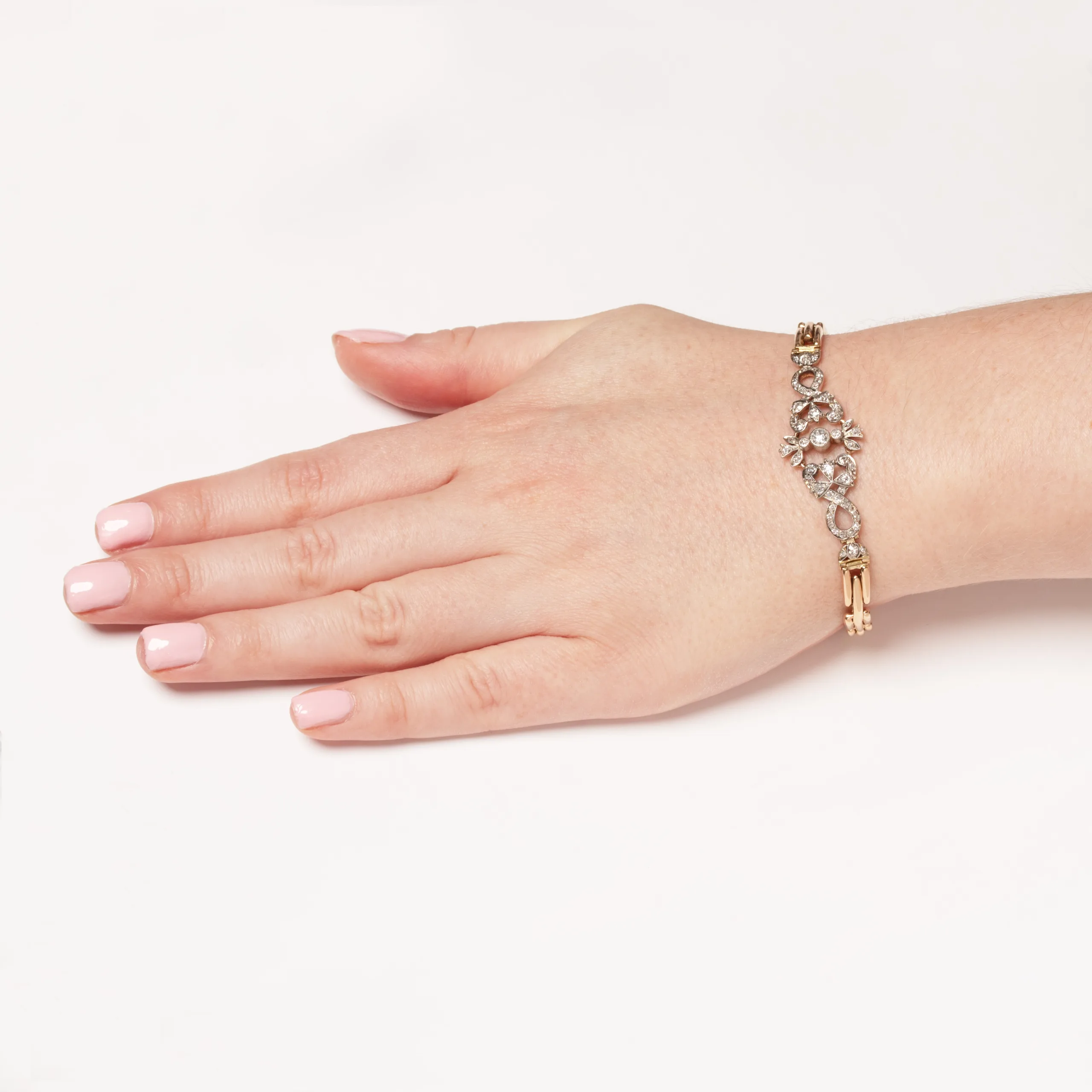 B628 WRIST