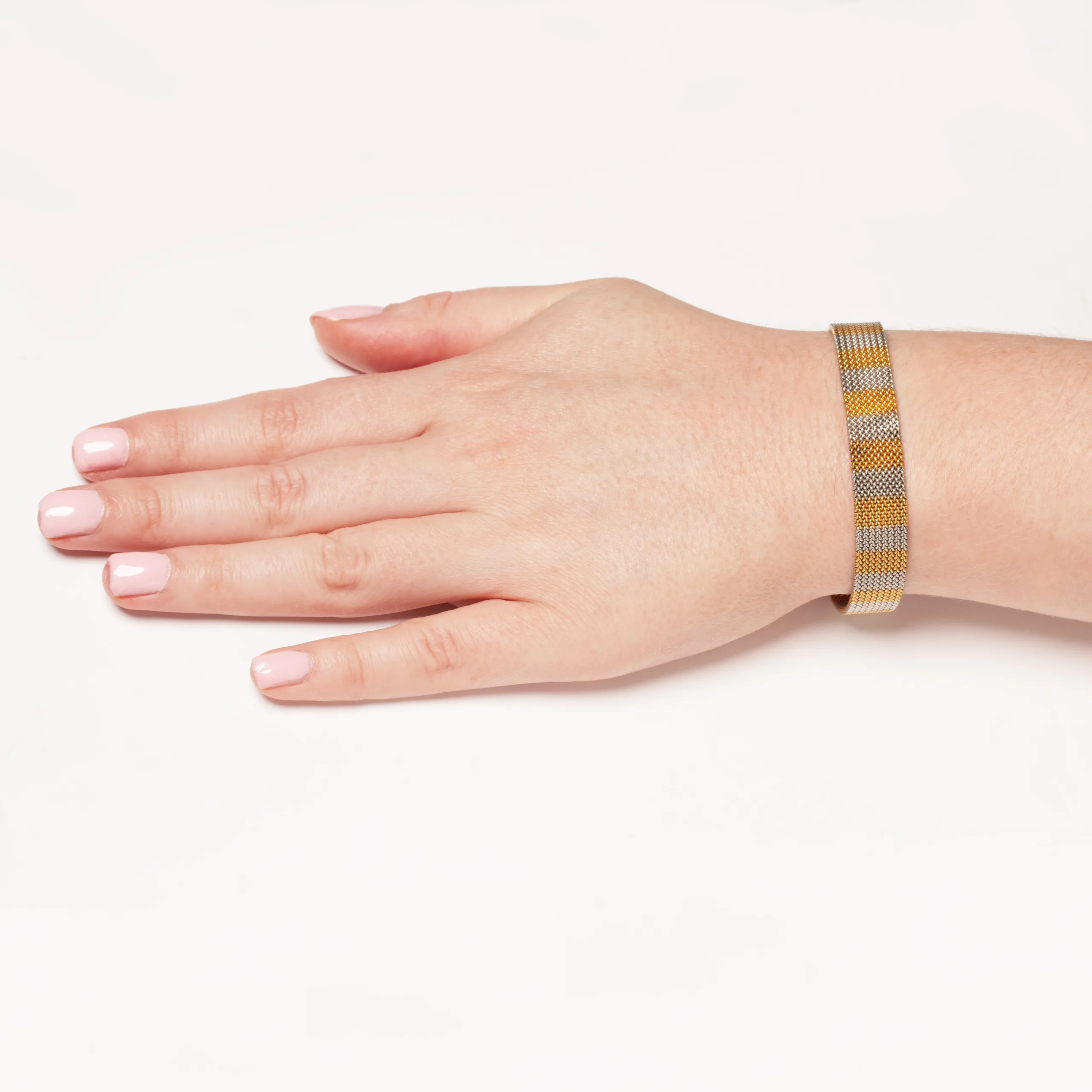 B635 WRIST
