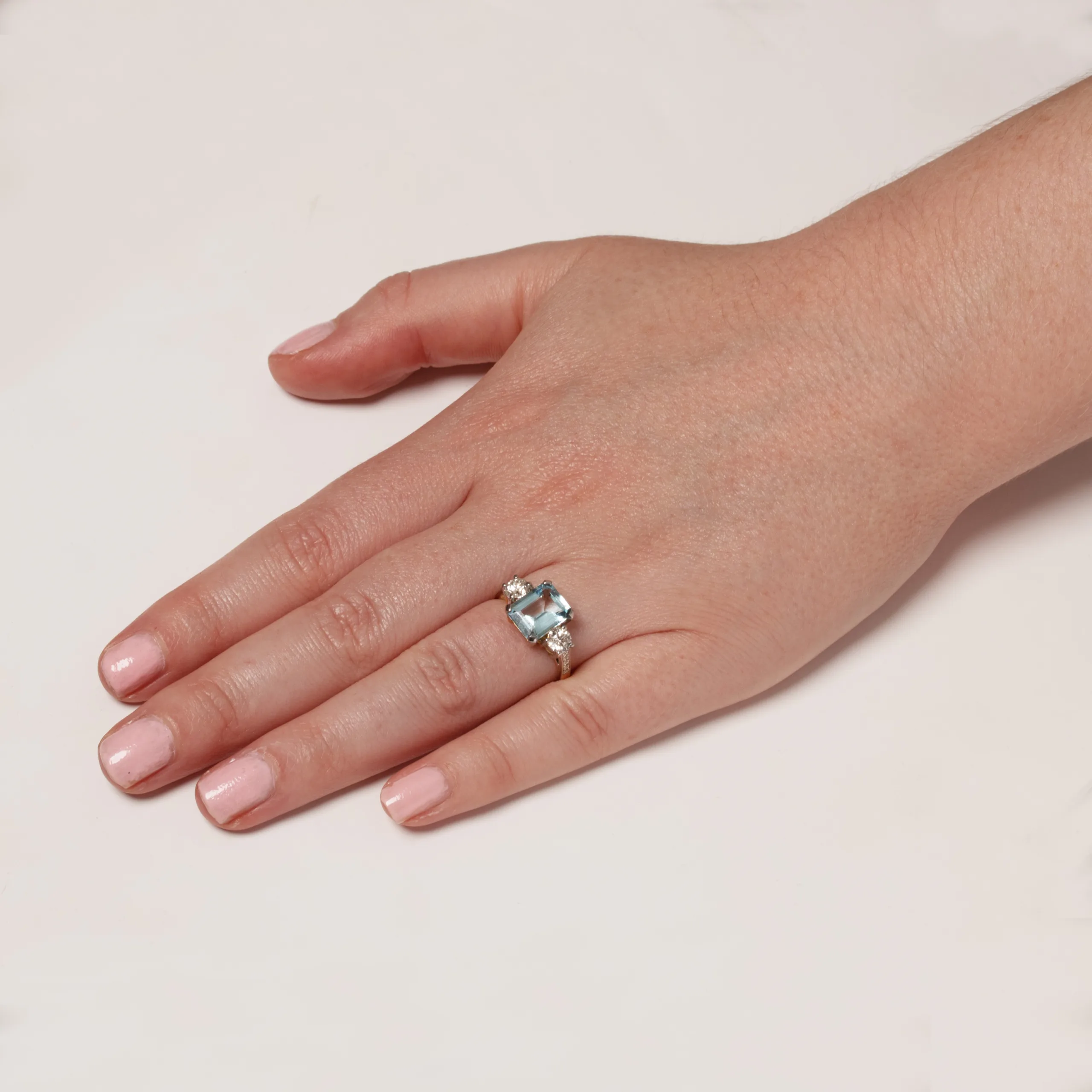 S5825 HAND