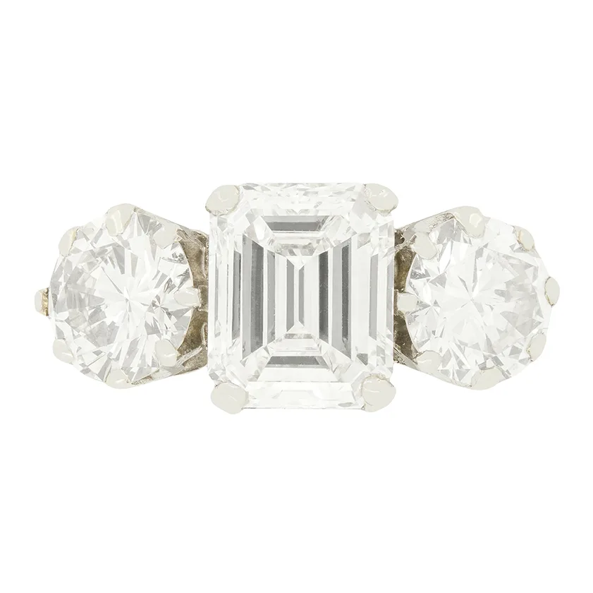 Late Deco 3.85ct Diamond Three Stone Ring, c.1940s