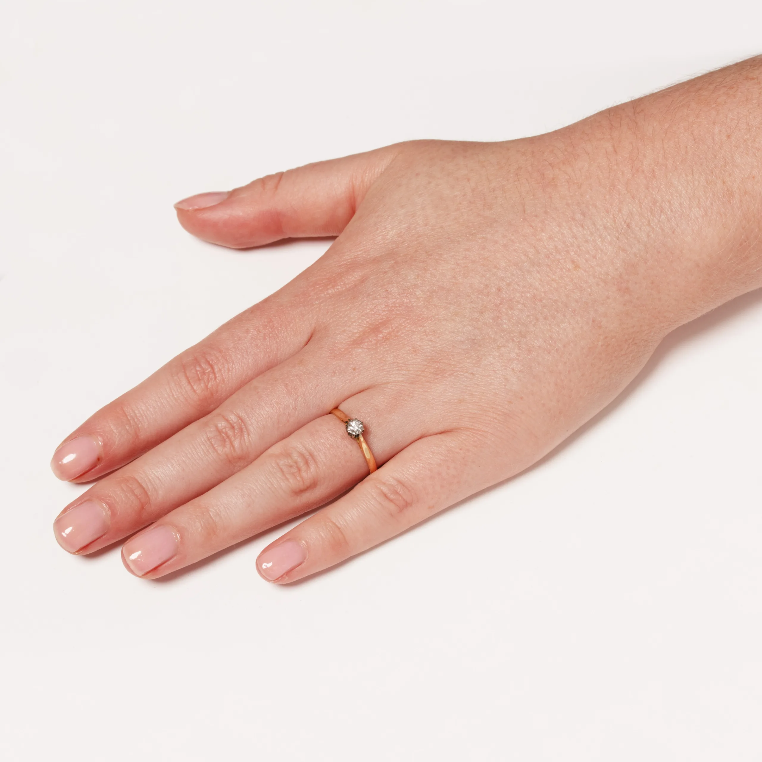 S5749 HAND