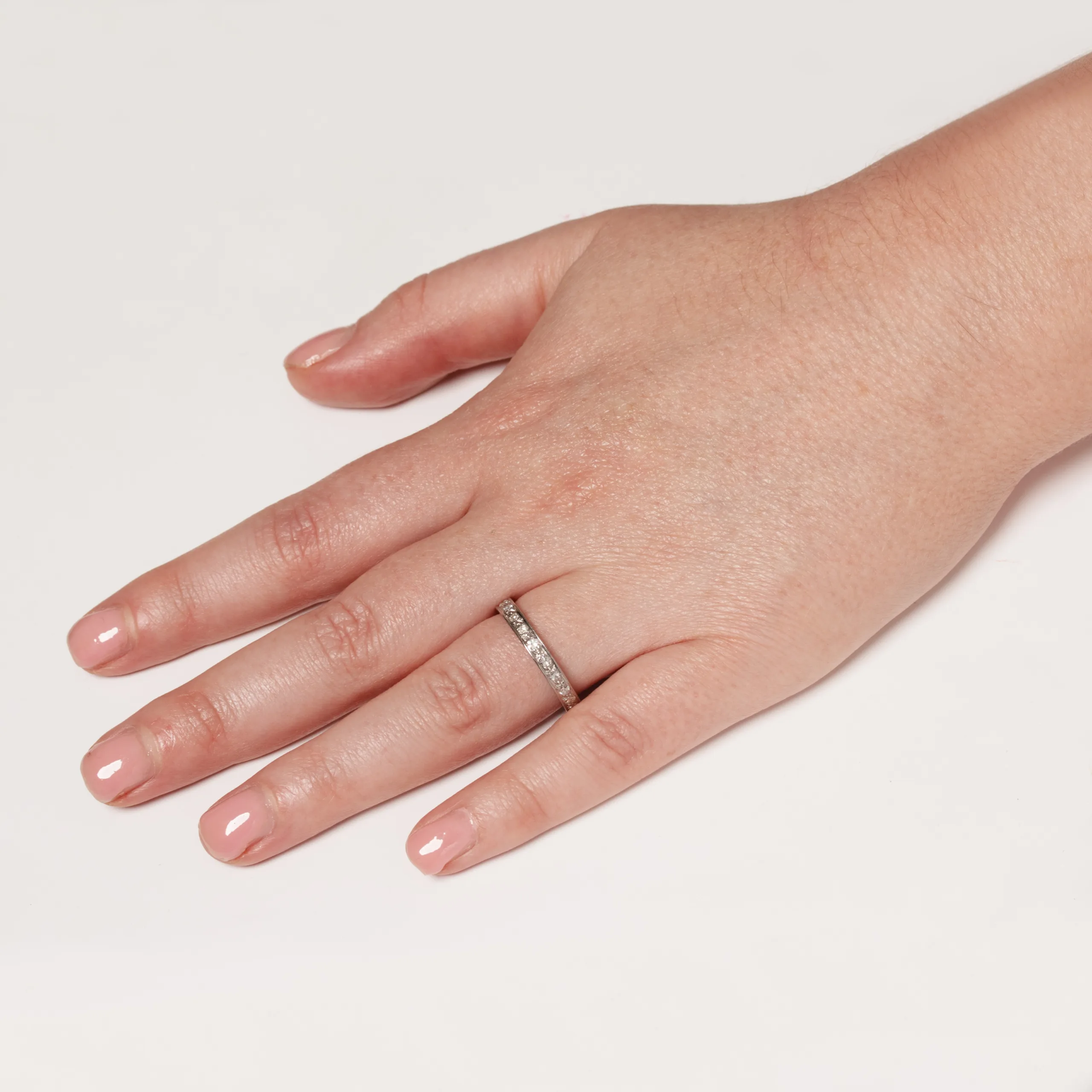 S5869 HAND