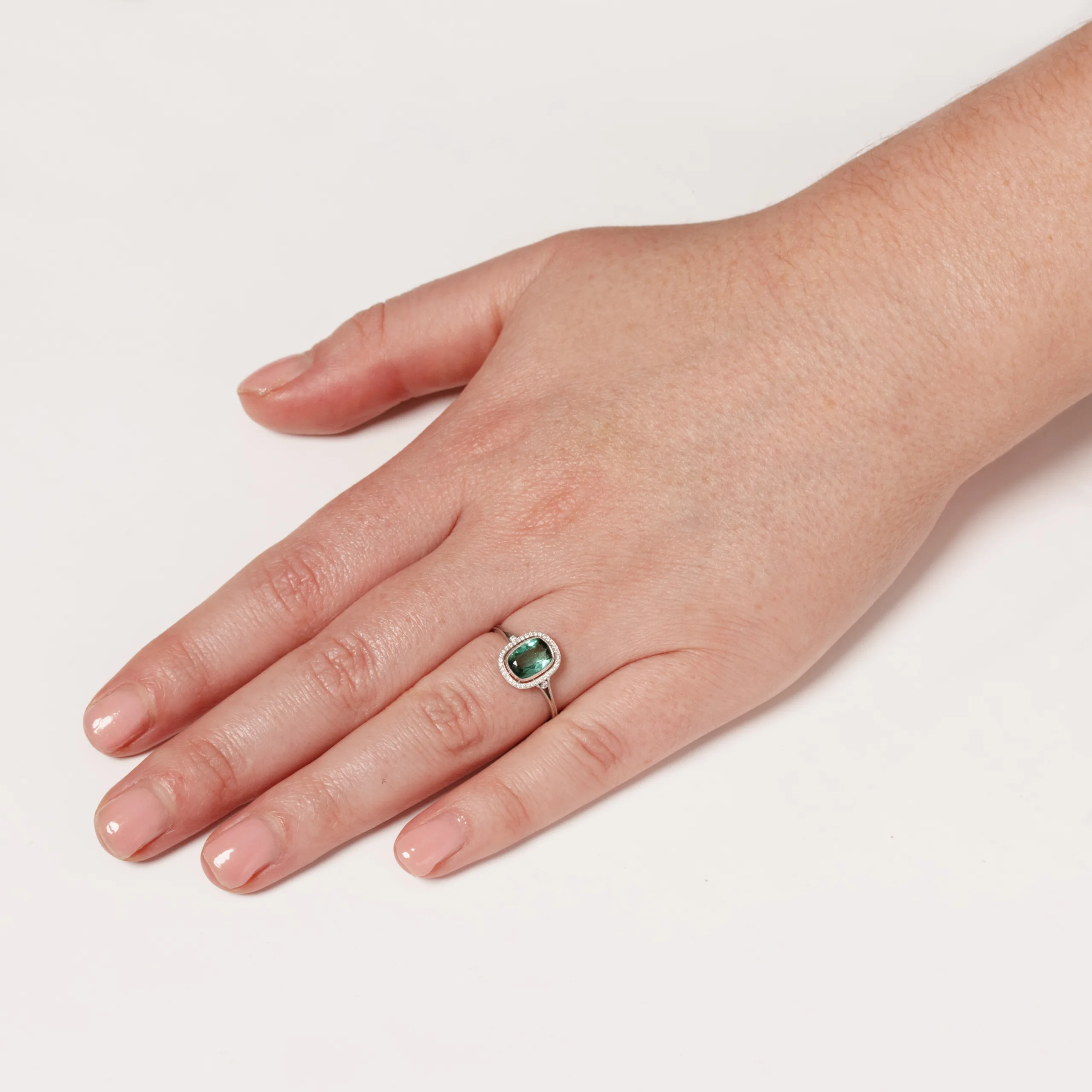 S5902 HAND
